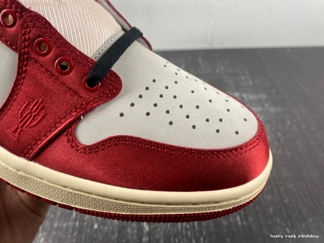 Rep Husky 1 FN0432-100 OG Air Low Trophy x Room Jordan Away 0717